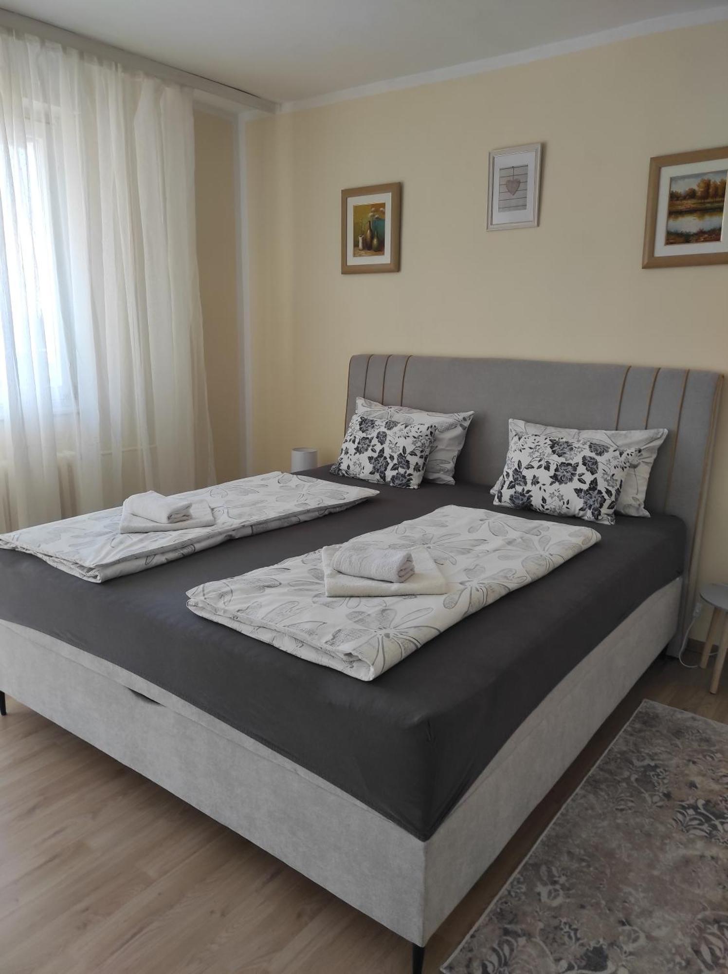 Ema Apartmani Vinkovci Extérieur photo